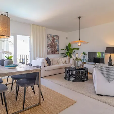 Lovely In With Kitchen Apartment